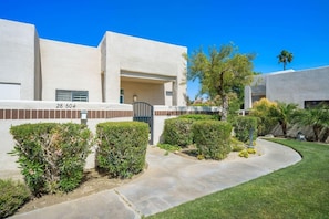 Private front entrance with gate and digital door!