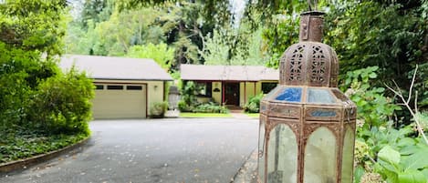 Front entrance to property with parking for 5 cars maximum at all times.