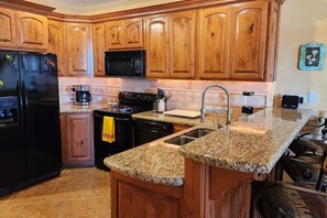 Fully equipped kitchen