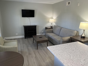 Lakeview Superior One-Bedroom Suite image 3
