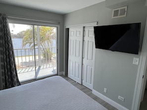 Lakeview Superior One-Bedroom Suite image 5
