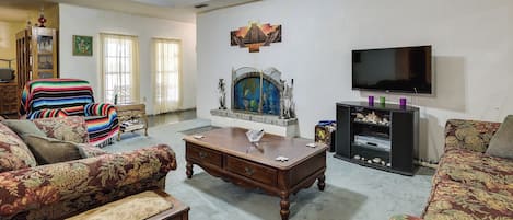 Harlingen Vacation Rental | 3BR | 2.5BA | Step-Free Access | 2,100 Sq Ft