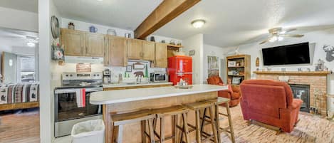 Cloudcroft Vacation Rental | 2BR | 2BA | Steps to Enter | 980 Sq Ft