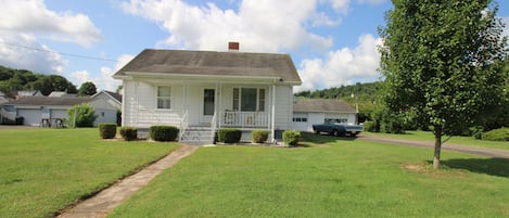 Clarksville , 2 bedroom - 2bath