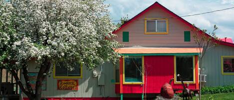 The colorful Rimrock Cottage