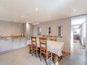 Kitchen/diner | Cowcroft - Hammerton Hall, Litton, near Buxton