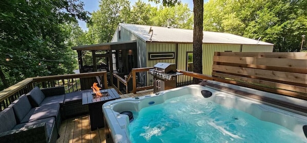 Bain à remous extérieur