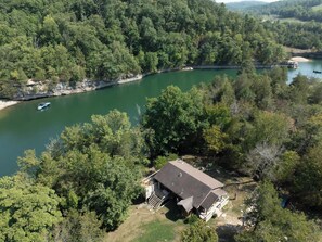 Lake Front, Kayaks, Hot Tub