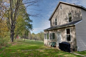 Relax and enjoy the peace of nature in the backyard!