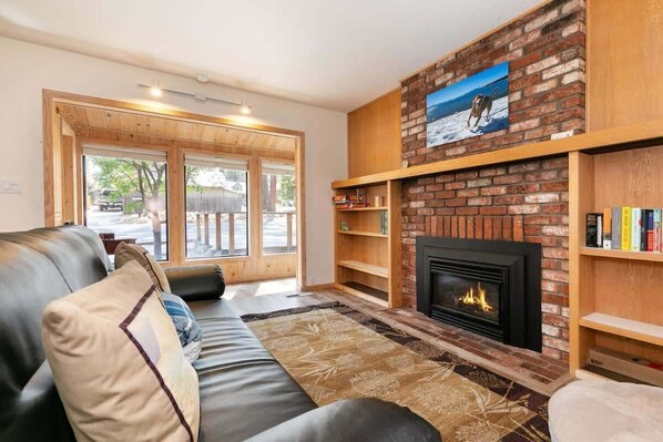 This charming 3-bedroom cabin in Agate Bay is a lovely family-friendly retreat ideally located in the heart of all that Tahoe has to offer!