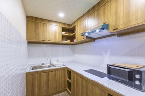 House 21 - Kitchen