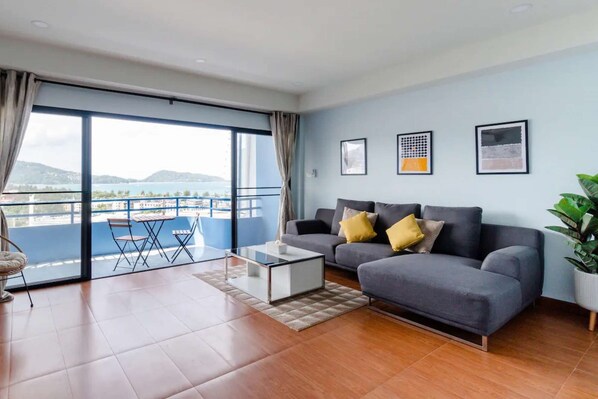 House 18 - Living Area