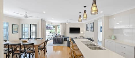 Open plan kitchen and dining area