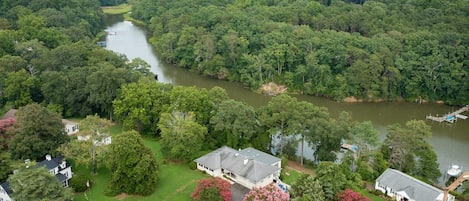 Wonderful property on prestigious Carter's Creek in Irvington, the heart of Virgina's River Realm