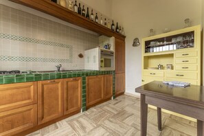 Autumn, Kitchen, Spring, Summer