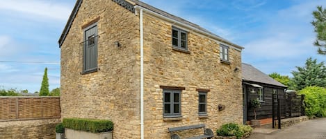 Front View, Buff Lodge, Bolthole Retreats