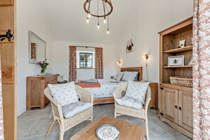 Rabbit Master Bedroom - StayCotswold