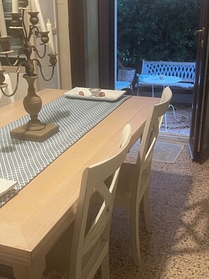 Outdoor dining