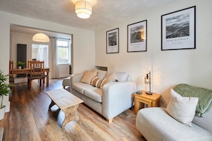 Church View Cottage, Matlock - Host & Stay