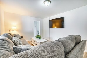 Living Room | Smart TV | Free WiFi