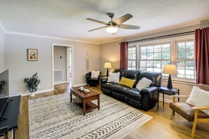 Living Room | Free WiFi | Central A/C & Heating | Washer/Dryer