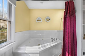 Large whirlpool tub