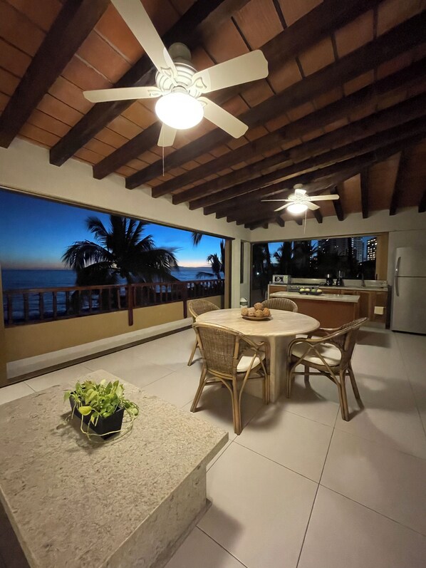Outdoor dining