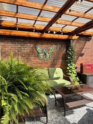 pergola covered seating