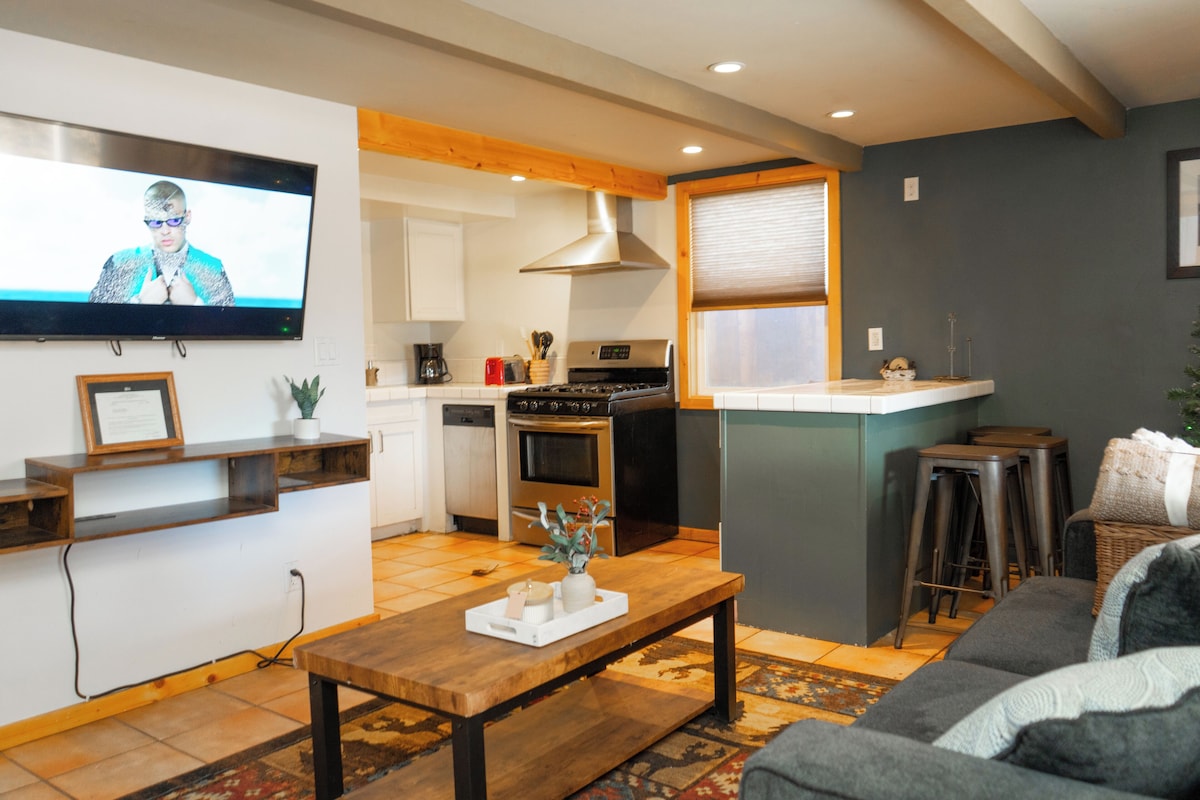 Cozy cabin just minutes away from Big bear lake. Bear Mountain and Snow Summit!