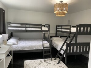 Full size bunk bed with twin on top