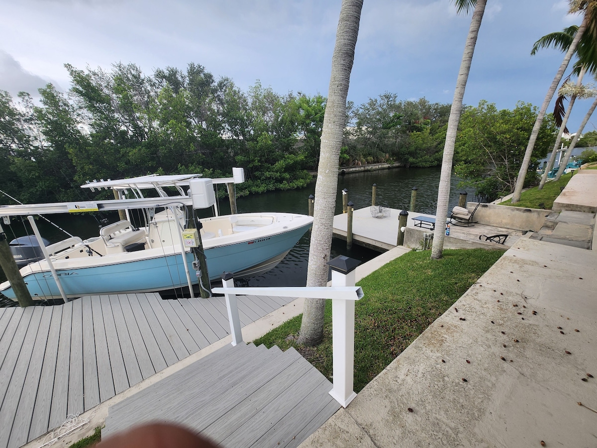 Completely renovated home with private heated pool, on gulf access canal