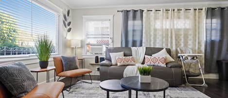 Modern living Room with Comfy Sofas and Chairs