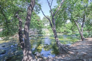 Direct access to Nolan Creek