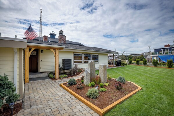 Blaine Vacation Rental | 3BR | 2BA | 1 Step to Enter | 1,700 Sq Ft