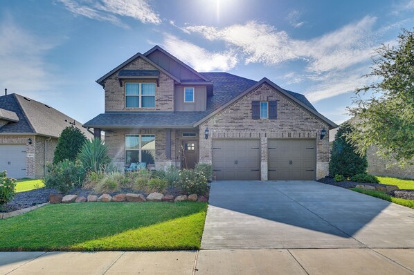 Prosper Vacation Rental | 4BR | 3BA | Step-Free Access | 2,600 Sq Ft