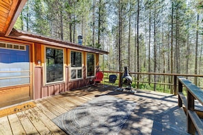 Deck | Chimenea | Outdoor Seating