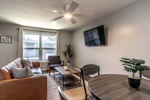 Light-filled living space with all the comforts of home