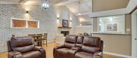 Overton Vacation Rental | 10BR | 5BA | 3,500 Sq Ft | Step-Free Access