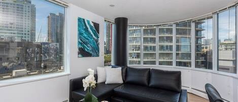 Enjoy the luxurious downtown apartment where you will find everything you need to have the best experience imaginable 