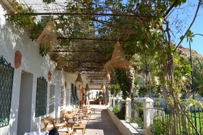 Vista frontal de la propiedad