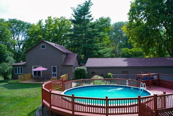 Backyard with swimming pool