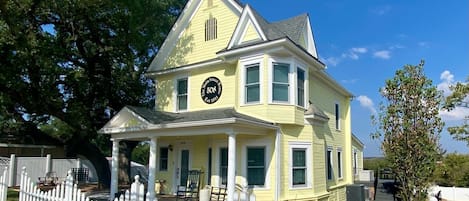 Welcome to the Main Street house, downtown Marble Falls