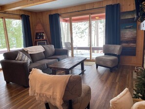 Living room overlooking the lake with sleeper sofa