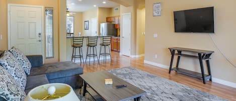 Peoria Vacation Rental | 3BR | 2BA | 1,289 Sq Ft | Step-Free Access