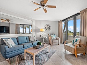 Beautiful Oceanfront Living Room