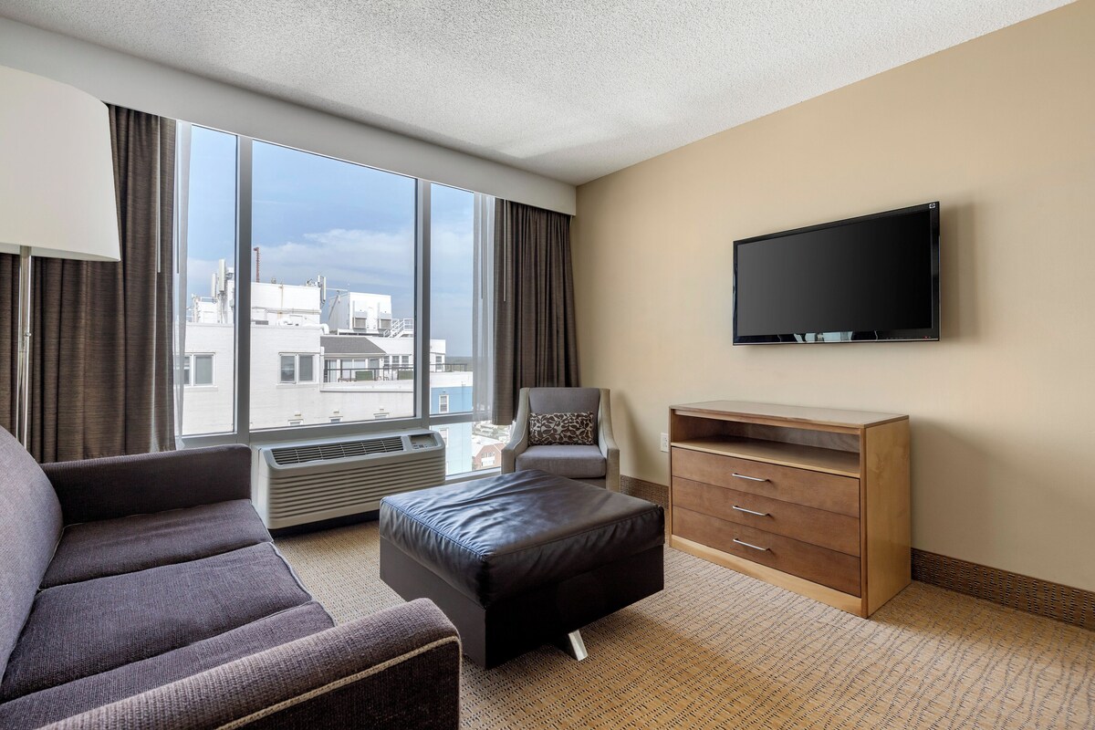 Ocean Beach Club Virginia Beach – 1 BEDROOM OCEAN VIEW ACCESS HEARING/TUB