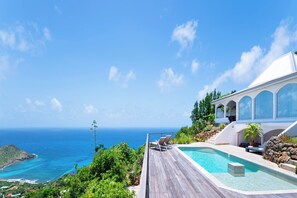 exterior-1-ocean-vibes-track3