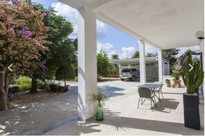 Front entrance with carport 2 cars
