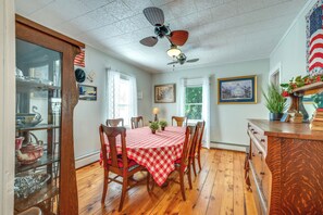 Dining Room | Dishware & Flatware Provided