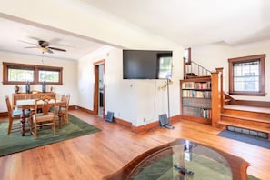 Traditional craftsman colors, fast wi-fi and big-screen TV for gathering place.